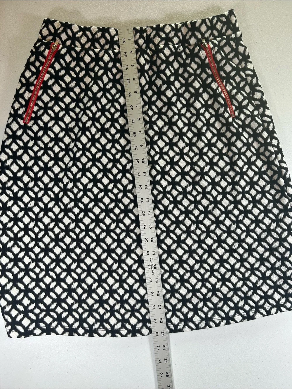 Le Lis Black White Geometric Mini Skirt Red Zipper Detail Made in USA Size XL